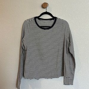 GapBody. NWT. M. Blue and white stripe.